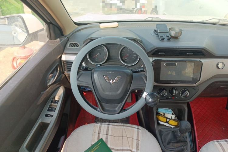 Used Wuling Hongguang 2019 1.5L S Comfort Edition China VI LAR Steering Wheel