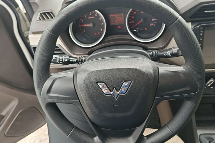 Used Wuling Hongguang 2019 1.5L S Standard Version China VI LAR Steering Wheel