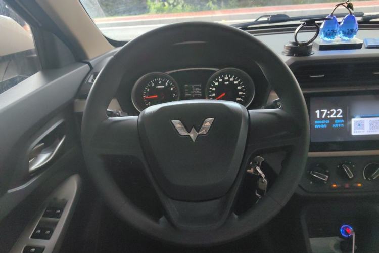 Used Wuling Hongguang 2019 1.5L S Comfort Edition China VI LAR Steering Wheel
