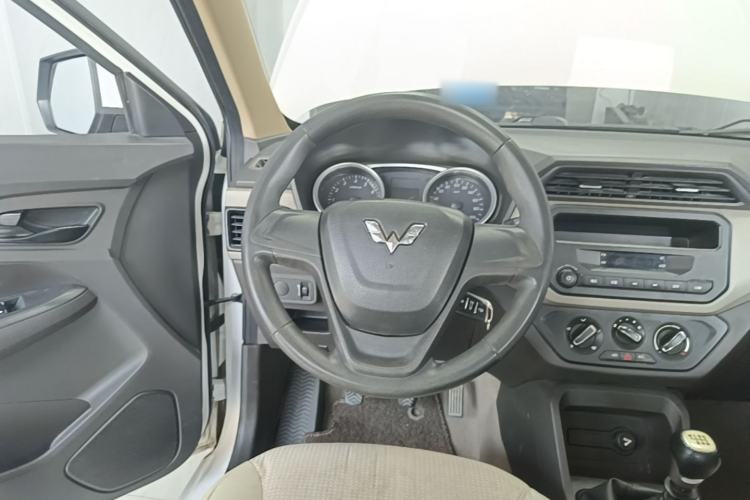 Used Wuling Hongguang 2019 1.5L S Standard Version China VI LAR Steering Wheel