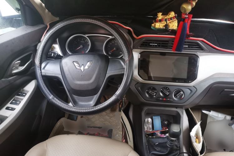 Used Wuling Hongguang 2019 1.5L S Comfort Edition China VI LAR Steering Wheel