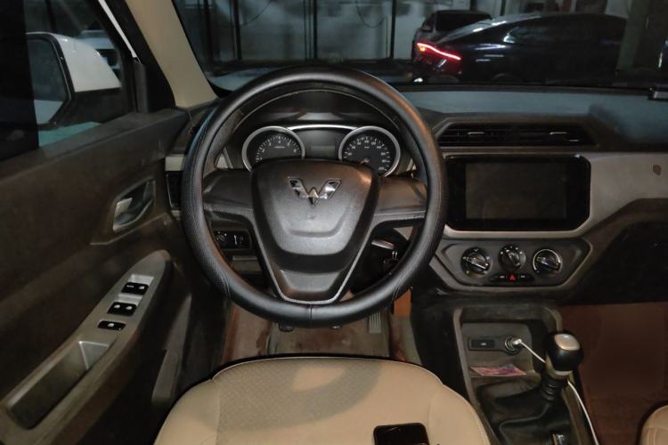 Used Wuling Hongguang 2019 1.5L S Comfort Edition China VI LAR Steering Wheel
