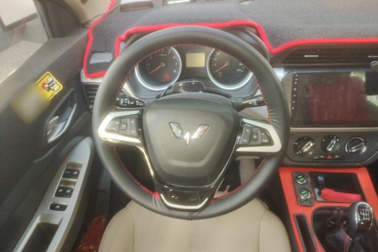 Used Wuling Hongguang 2019 1.5L S Comfort Edition China VI LAR Steering Wheel