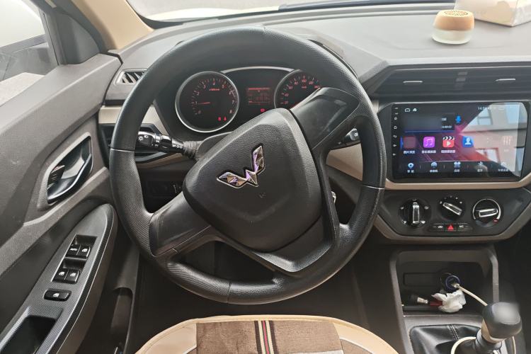 Used Wuling Hongguang 2019 1.5L S Standard Version China VI LAR Steering Wheel