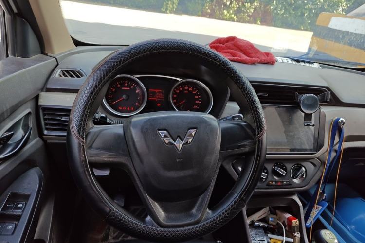 Used Wuling Hongguang 2019 1.5L S Standard Version China VI LAR Steering Wheel