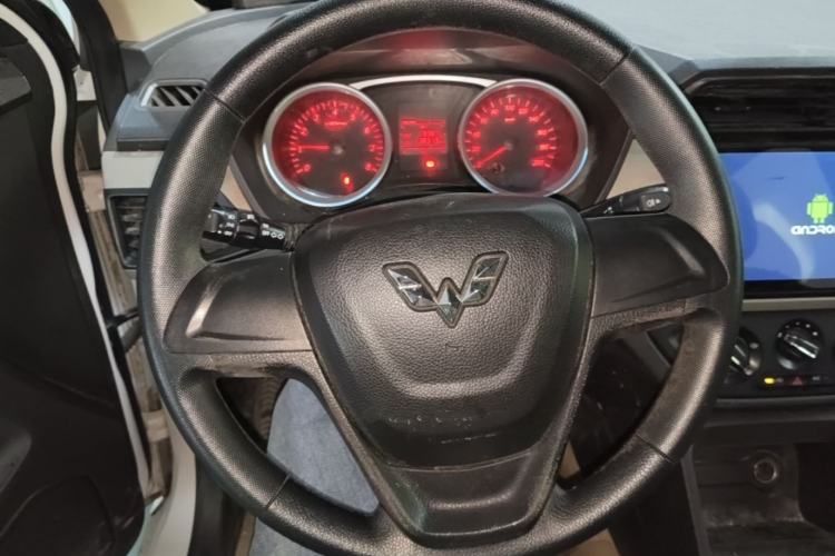 Used Wuling Hongguang 2019 1.5L S Standard Version China VI LAR Steering Wheel