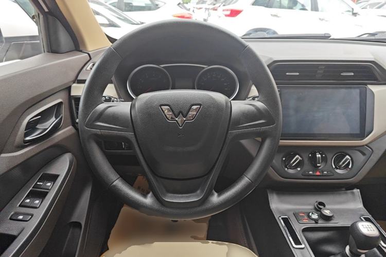 Used Wuling Hongguang 2019 1.5L S Standard Version China VI LAR Steering Wheel