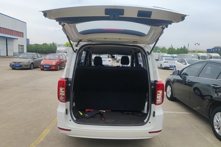 Used Wuling Hongguang 2019 1.5L S Basic Version China VI Standard LAR Trunk