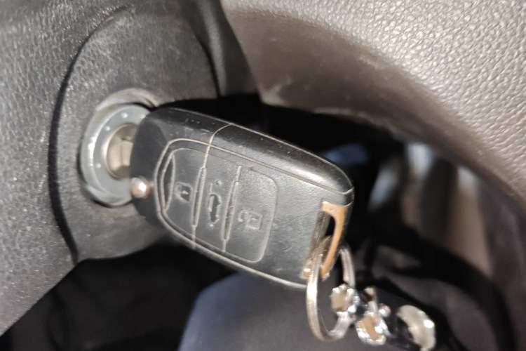 Used Wuling Hongguang 2019 1.5L S Comfort Edition China VI LAR Vehicle Key