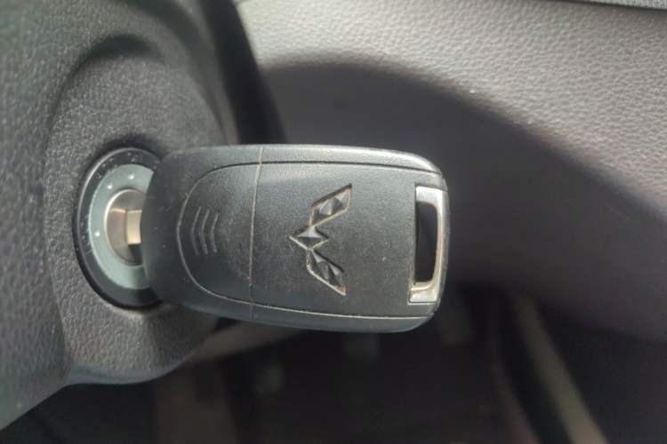Used Wuling Hongguang 2019 1.5L S Comfort Edition China VI LAR Vehicle Key