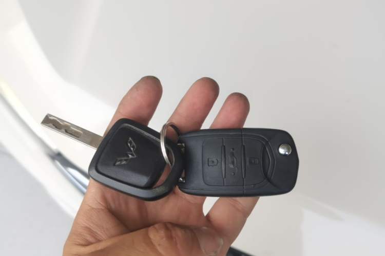 Used Wuling Hongguang 2019 1.5L S Comfort Edition China VI LAR Vehicle Key