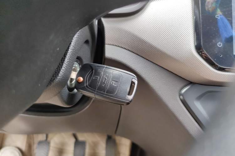 Used Wuling Hongguang 2019 1.5L S Comfort Edition China VI LAR Vehicle Key