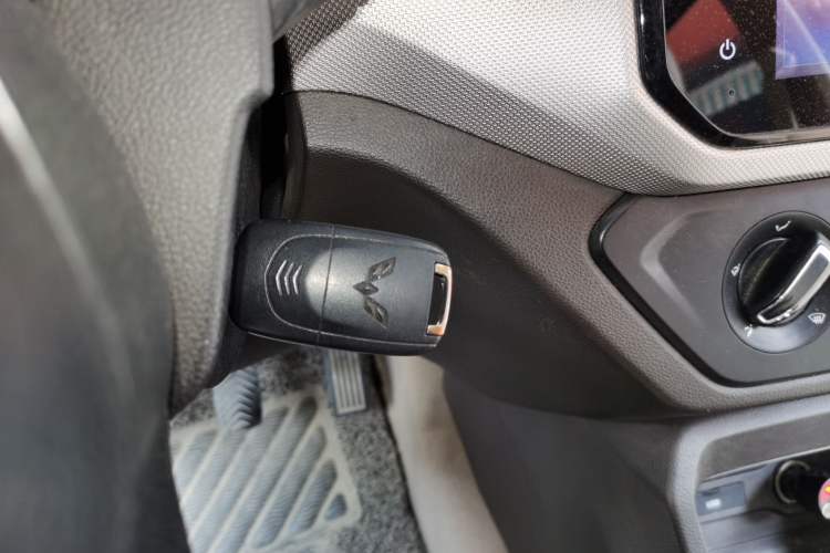 Used Wuling Hongguang 2019 1.5L S Comfort Edition China VI LAR Vehicle Key