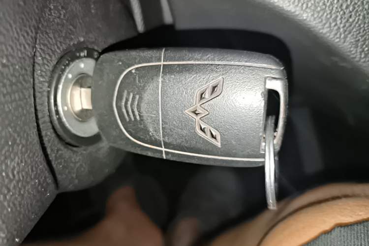 Used Wuling Hongguang 2019 1.5L S Basic Version China VI Standard LAR Vehicle Key