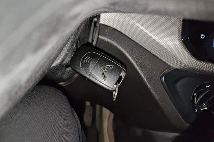 Used Wuling Hongguang 2019 1.5L S Comfort Edition China VI LAR Vehicle Key
