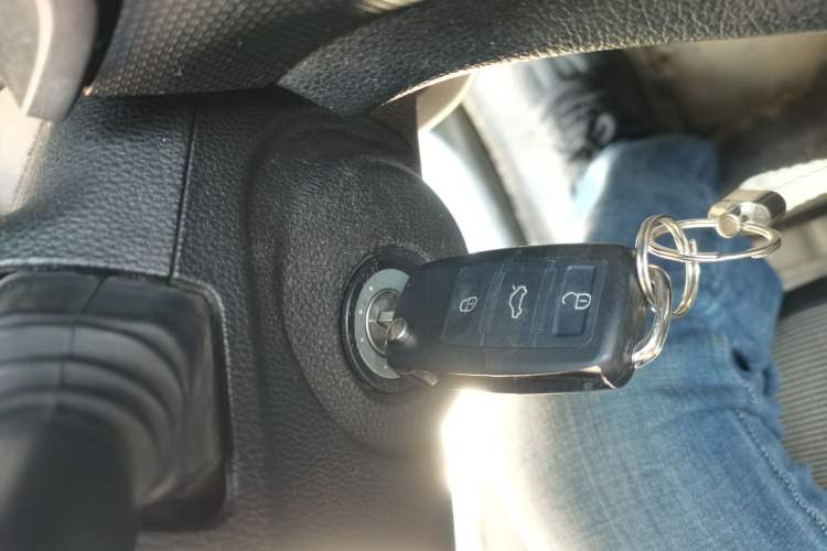 Used Wuling Hongguang 2019 1.5L S Base Version L2B Vehicle Key