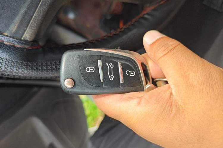 Used Wuling Hongguang 2019 1.5L S Comfort Edition China VI LAR Vehicle Key