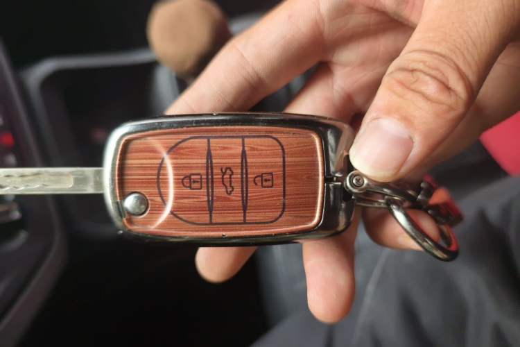 Used Wuling Hongguang 2019 1.5L S Standard Version China VI LAR Vehicle Key