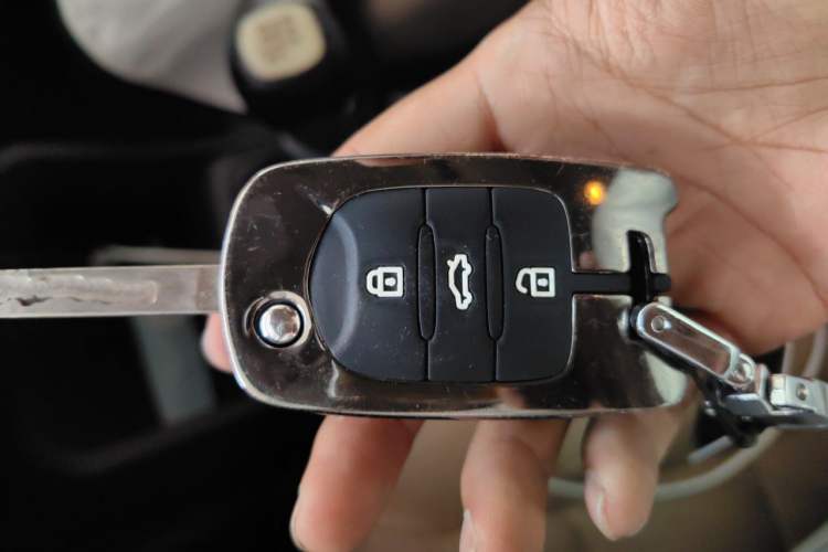 Used Wuling Hongguang 2019 1.5L S Comfort Edition China VI LAR Vehicle Key