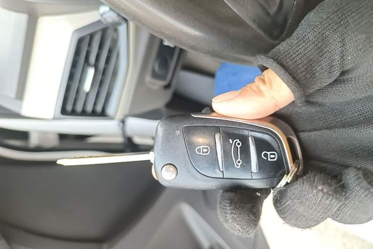 Used Wuling Hongguang 2019 1.5L S Standard Version China VI LAR Vehicle Key