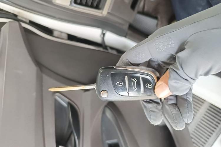Used Wuling Hongguang 2019 1.5L S Standard Version China VI LAR Vehicle Key