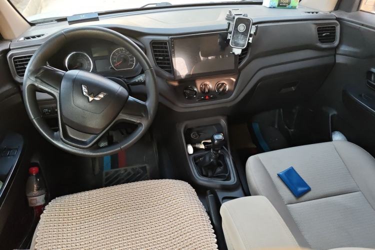 Used Wuling Hongguang 2019 1.5L S Base Version L2B Center Console