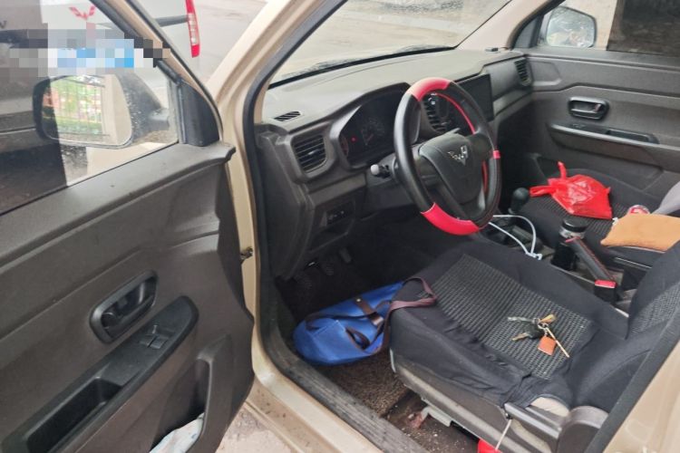 Used Wuling Hongguang 2019 1.5L S Basic Window-Sealed Vehicle China VI LAR Driver Seat