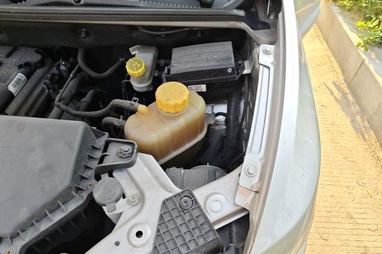 Used Wuling Hongguang 2019 1.5L S Base Version L2B Engine Bay Left