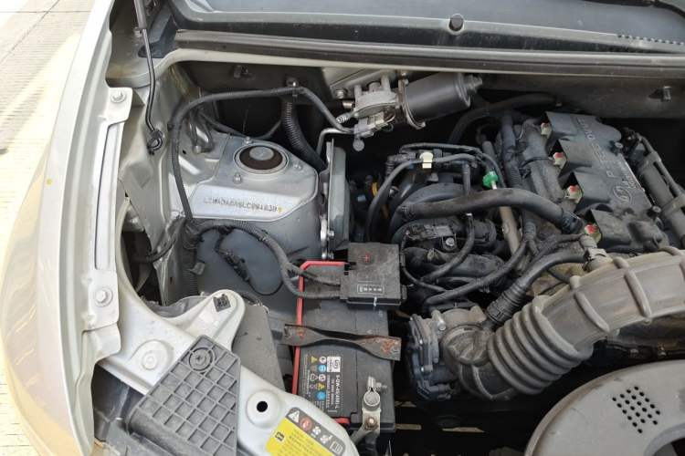 Used Wuling Hongguang 2019 1.5L S Base Version L2B Engine Bay Right