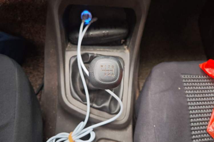 Used Wuling Hongguang 2019 1.5L S Basic Window-Sealed Vehicle China VI LAR Gear Lever