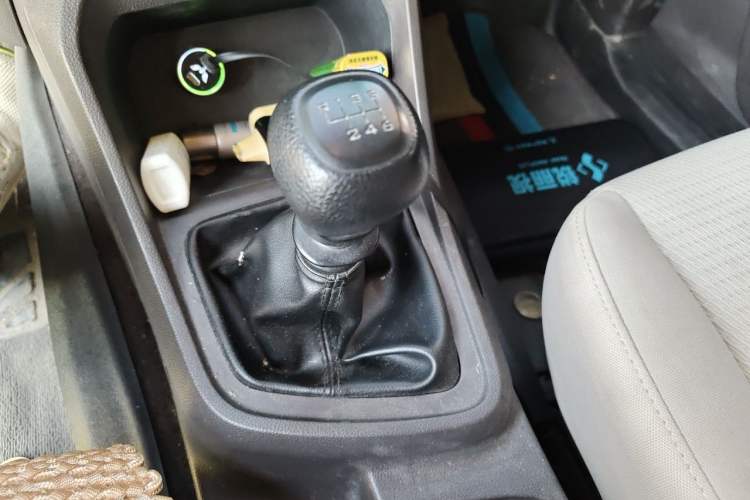 Used Wuling Hongguang 2019 1.5L S Base Version L2B Gear Lever