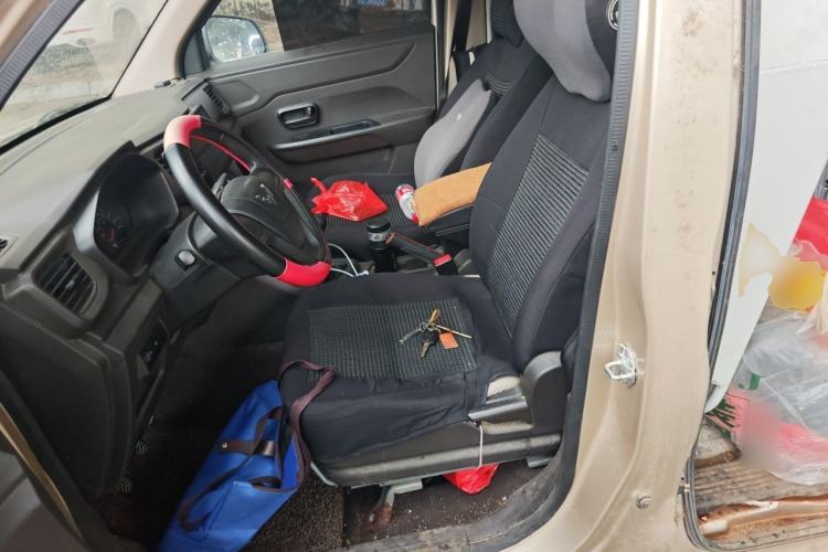 Used Wuling Hongguang 2019 1.5L S Basic Window-Sealed Vehicle China VI LAR Left Front Seat