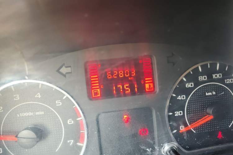 Used Wuling Hongguang 2019 1.5L S Base Version L2B Odometer Close Up
