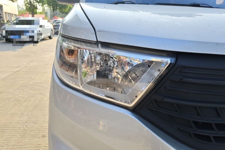 Used Wuling Hongguang 2019 1.5L S Base Version L2B Right Front Headlight