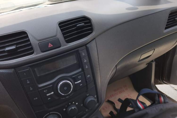 Used Wuling Hongguang 2020 1.2L S Base Model China VI LSI Audio And AC Panel