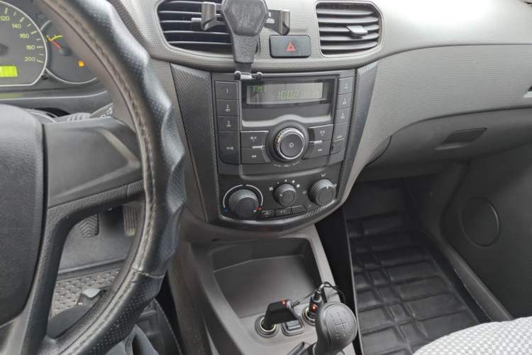 Used Wuling Hongguang 2020 1.2L S Base Model China VI LSI Audio And AC Panel
