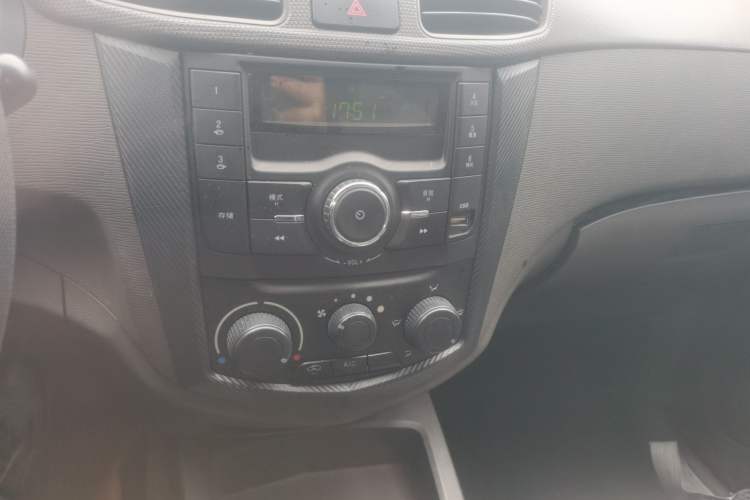 Used Wuling Hongguang 2020 1.2L S Base Model China VI LSI Audio And AC Panel