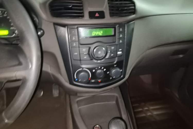 Used Wuling Hongguang 2020 1.2L S Base Model China VI LSI Audio And AC Panel
