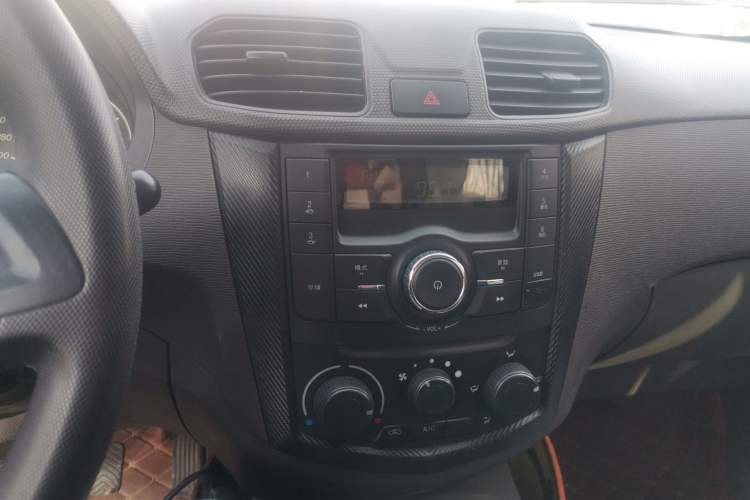 Used Wuling Hongguang 2020 1.2L S Base Model China VI LSI Audio And AC Panel