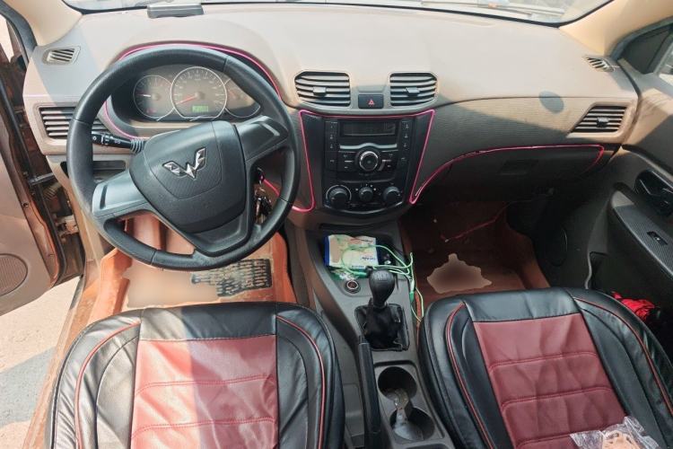 Used Wuling Hongguang 2020 1.2L S Base Model China VI LSI Center Console