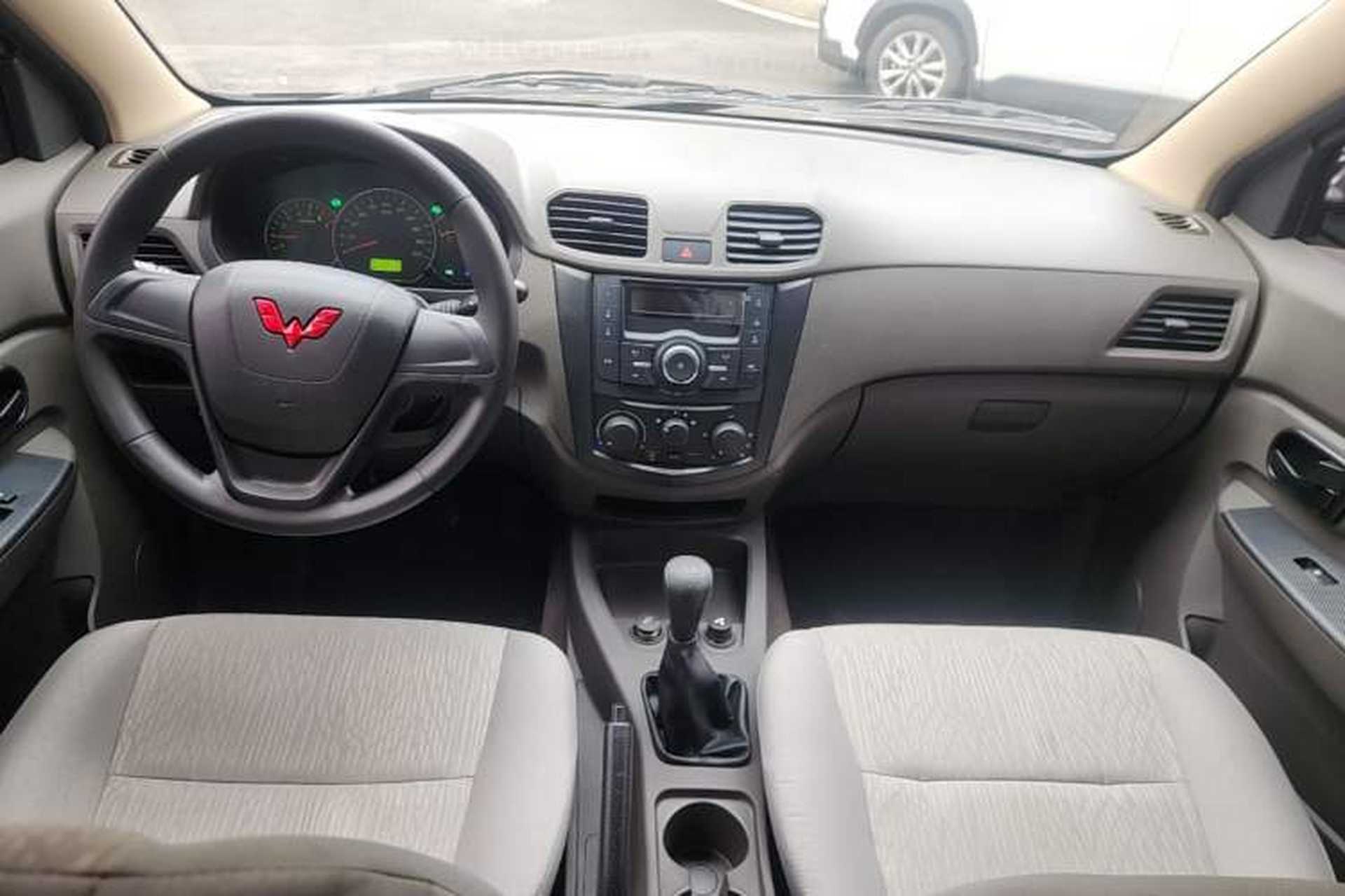 Used Wuling Hongguang 2020 1.2L S Base Model China VI LSI Center Console