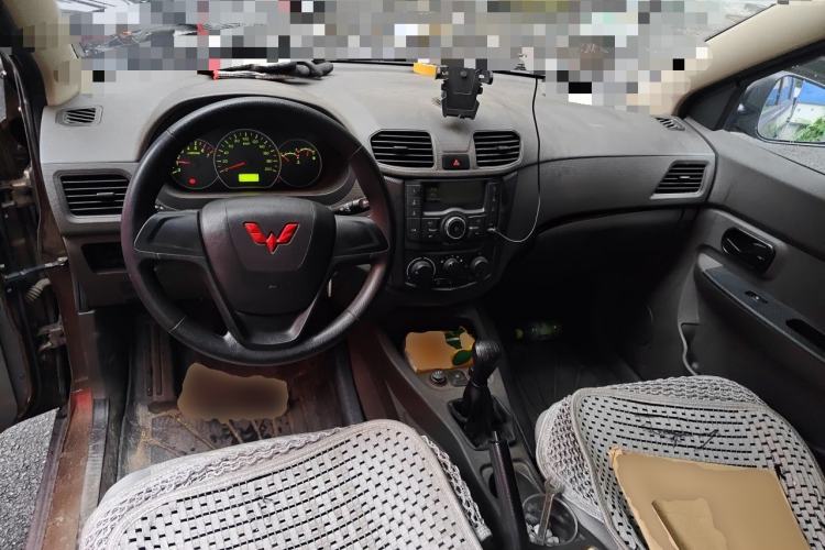 Used Wuling Hongguang 2020 1.2L S Base Model China VI LSI Center Console