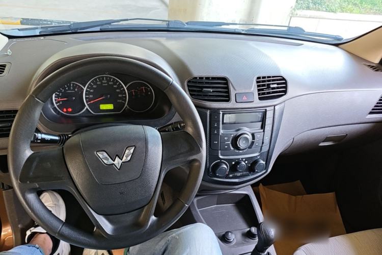 Used Wuling Hongguang 2020 1.2L S Base Model China VI LSI Center Console