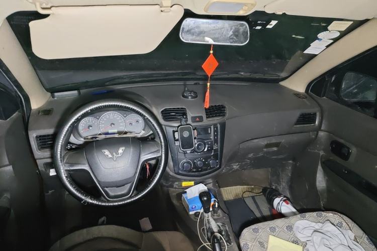 Used Wuling Hongguang 2020 1.2L S Base Model China VI LSI Center Console
