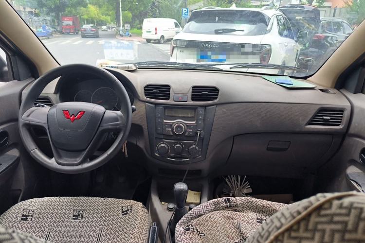 Used Wuling Hongguang 2020 1.2L S Base Model China VI LSI Center Console