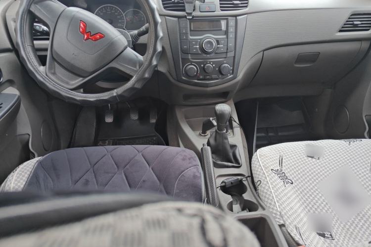 Used Wuling Hongguang 2020 1.2L S Base Model China VI LSI Center Console
