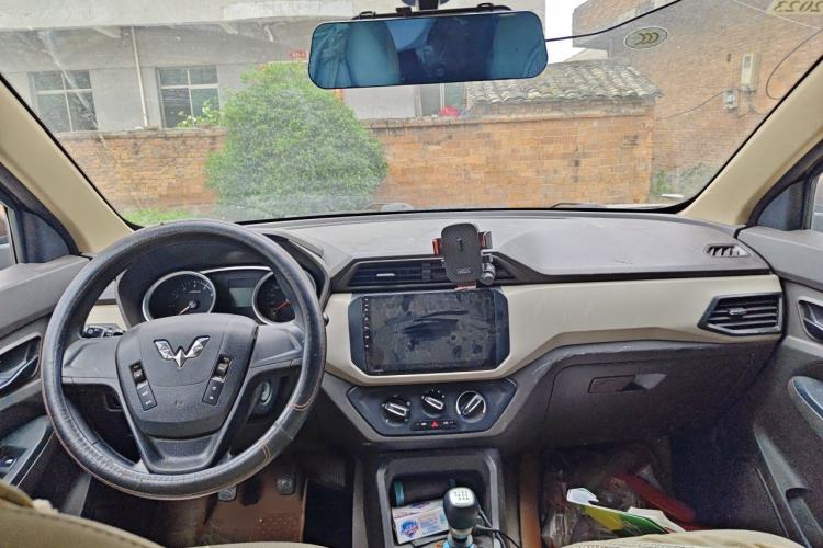 Used Wuling Hongguang 2020 1.2L S Base Model China VI LSI Center Console