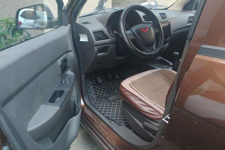 Used Wuling Hongguang 2020 1.2L S Base Model China VI LSI Driver Seat
