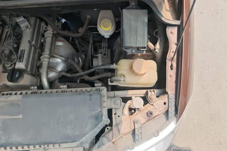 Used Wuling Hongguang 2020 1.2L S Base Model China VI LSI Engine Bay Left
