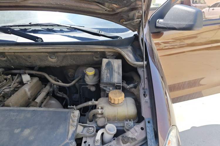 Used Wuling Hongguang 2020 1.2L S Base Model China VI LSI Engine Bay Left